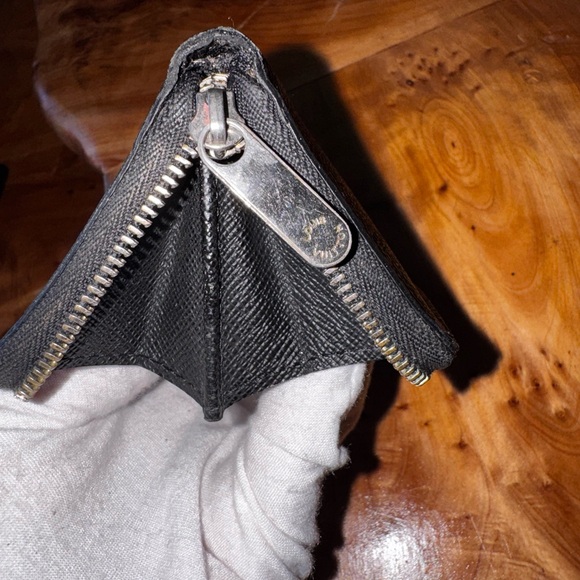 Louis Vuitton
2013 Damier Graphite Pattern Zippy Compact Wallet - Picture 9 of 14